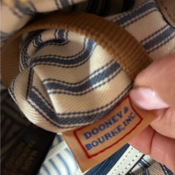 Dooney & Bourke EUC- Beacon Woven & Leather Satchel Beacon Tan and cream Handbag - Picture 15 of 16